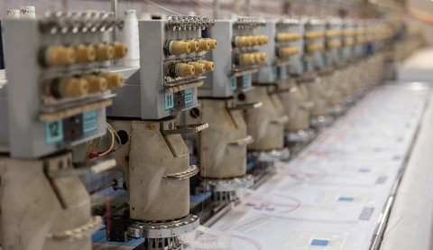 わたしたちは、ジャンルを超えて価値を生み出すクリエイティブチームです。